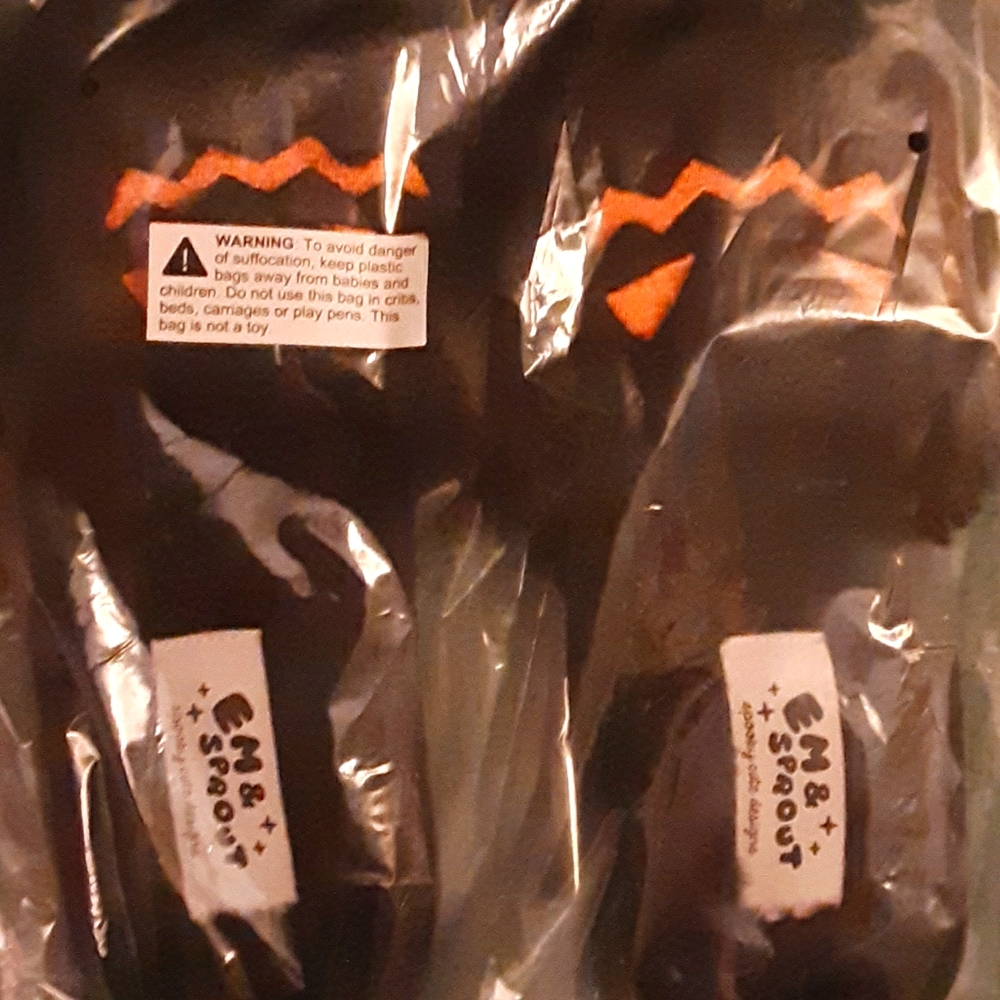 Black pumpkin slippers